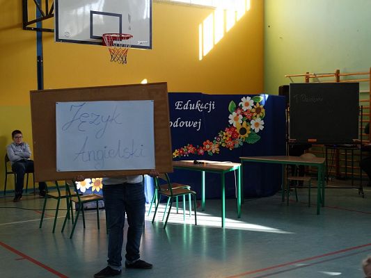  Grafika #35: Apel zokazji Dnia Edukacji Narodowej