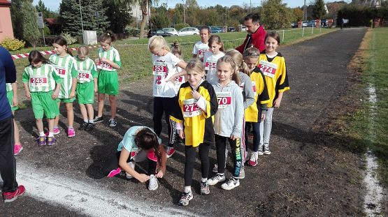 Grafika #10: Drużynowe biegi przełajowe dziewcząt i chłopców w ramach Igrzysk Dzieci oraz Igrzysk Młodzieży Szkolnej