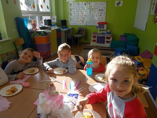  Grafika #4: Owoce dają moc