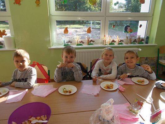  Grafika #0: Owoce dają moc