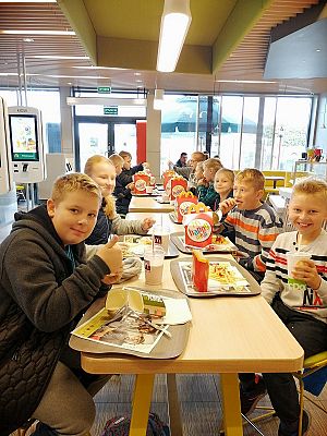 Grafika #2: Wyjazd integracyjny klas IV i V a