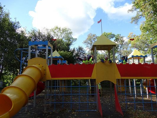 Grafika #25: Wycieczka do dzieci z oddziałów przedszkolnych do MBP w Lęborku