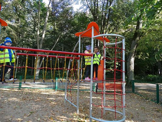 Grafika #35: Wycieczka do dzieci z oddziałów przedszkolnych do MBP w Lęborku