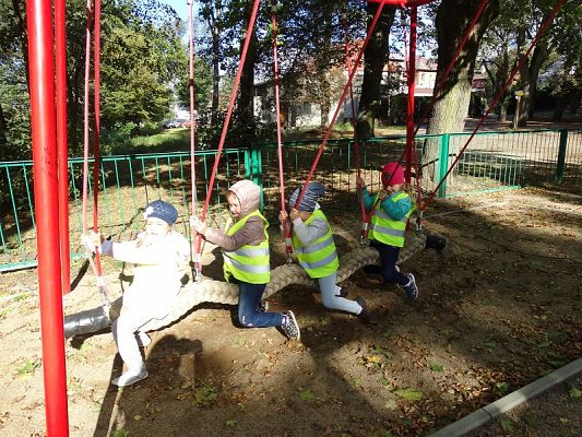 Grafika #33: Wycieczka do dzieci z oddziałów przedszkolnych do MBP w Lęborku