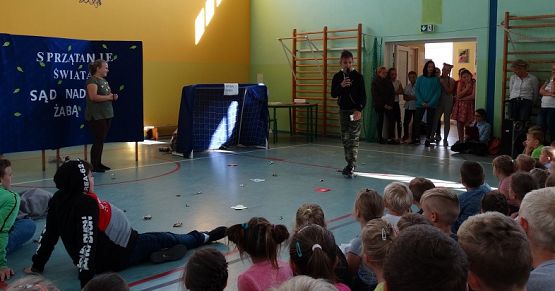 Grafika #4: Apel poświęcony akcji Sprzątanie Świata