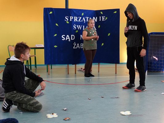 Grafika #19: Apel poświęcony akcji Sprzątanie Świata