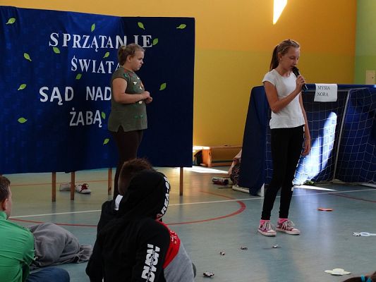 Grafika #18: Apel poświęcony akcji Sprzątanie Świata