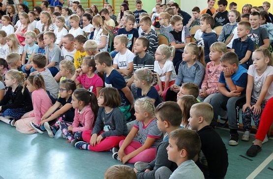 Grafika #20: Apel poświęcony akcji Sprzątanie Świata