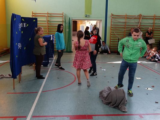 Grafika #11: Apel poświęcony akcji Sprzątanie Świata