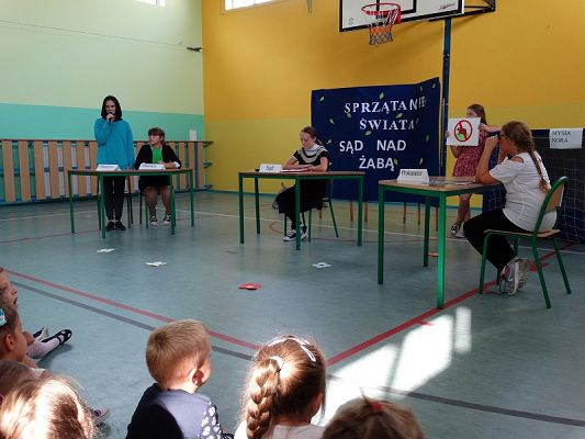 Grafika #21: Apel poświęcony akcji Sprzątanie Świata