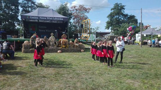  Grafika #0: Występy najmłodyszch na Dożynkach Gminnych