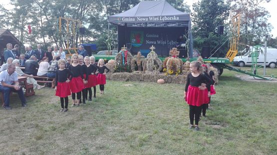  Grafika #1: Występy najmłodyszch na Dożynkach Gminnych