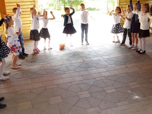 Grafika #33: Zakończenie roku szkolnego w oddziale przedszkolnym 5 -latków