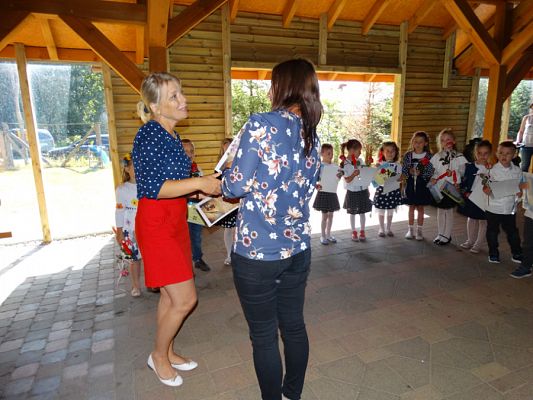 Grafika #32: Zakończenie roku szkolnego w oddziale przedszkolnym 5 -latków