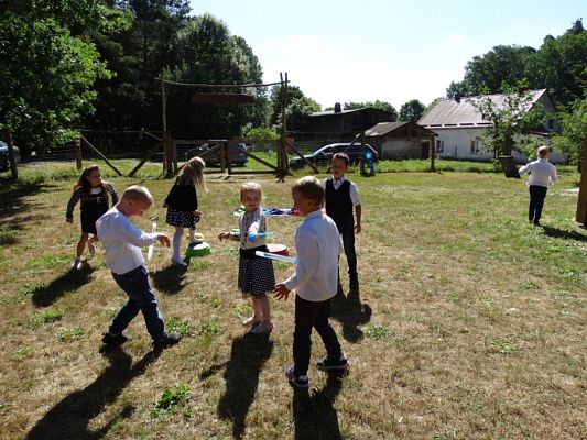 Grafika #46: Zakończenie roku szkolnego w oddziale przedszkolnym 5 -latków