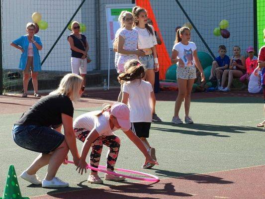  Grafika #11: FESTYN- "MAMA, TATA i JA"