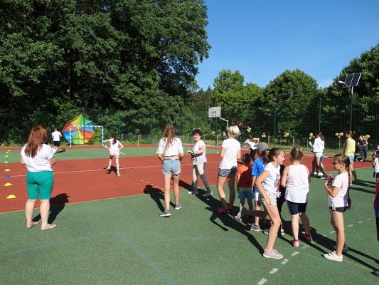  Grafika #23: FESTYN- "MAMA, TATA i JA"