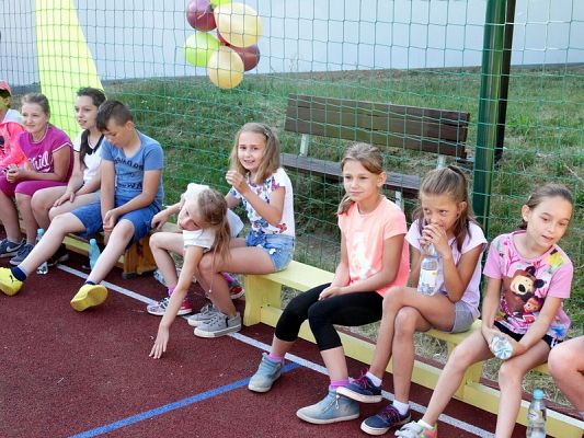  Grafika #15: FESTYN- "MAMA, TATA i JA"