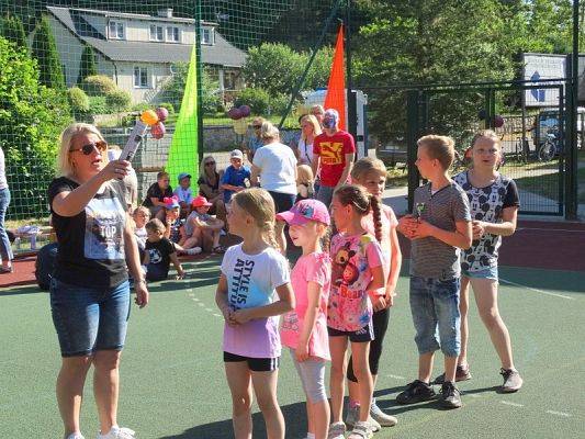  Grafika #19: FESTYN- "MAMA, TATA i JA"