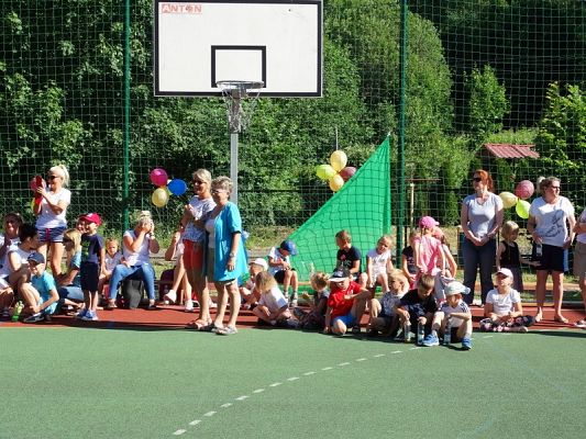  Grafika #57: FESTYN- "MAMA, TATA i JA"