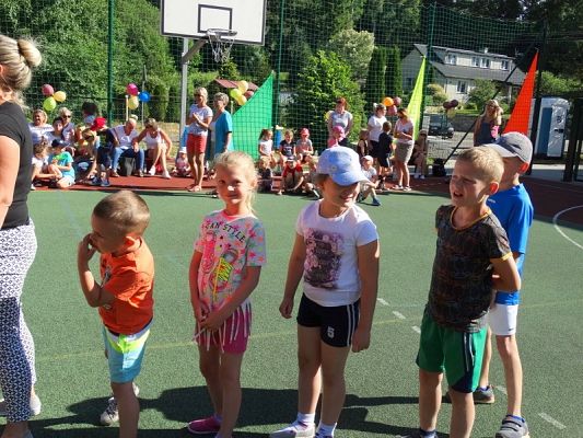  Grafika #58: FESTYN- "MAMA, TATA i JA"