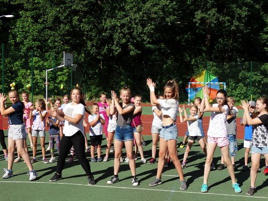  Grafika #59: FESTYN- "MAMA, TATA i JA"