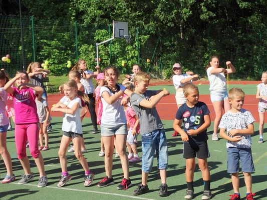  Grafika #63: FESTYN- "MAMA, TATA i JA"