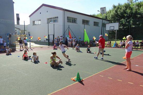  Grafika #31: FESTYN- "MAMA, TATA i JA"