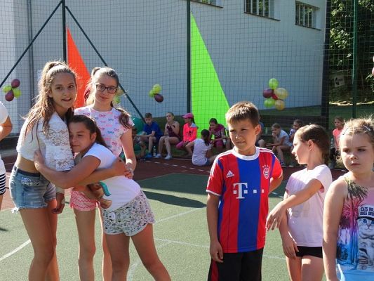  Grafika #7: FESTYN- "MAMA, TATA i JA"