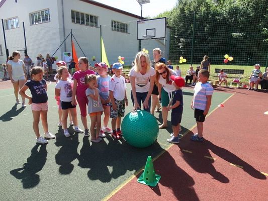  Grafika #38: FESTYN- "MAMA, TATA i JA"