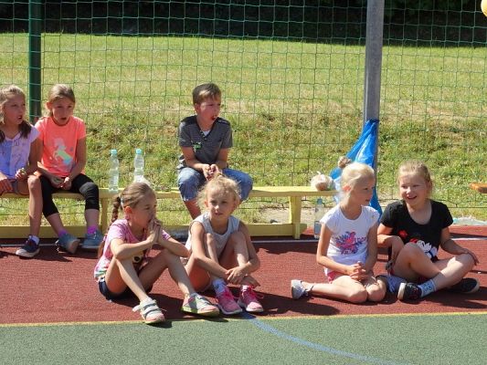  Grafika #70: FESTYN- "MAMA, TATA i JA"