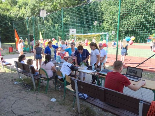  Grafika #77: FESTYN- "MAMA, TATA i JA"