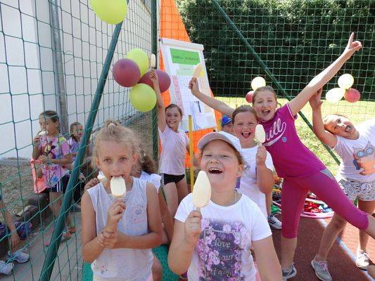  Grafika #48: FESTYN- "MAMA, TATA i JA"