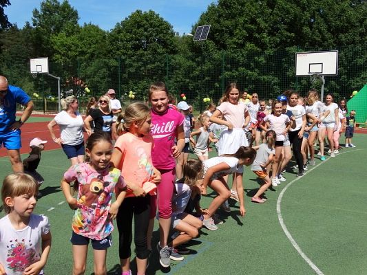  Grafika #85: FESTYN- "MAMA, TATA i JA"