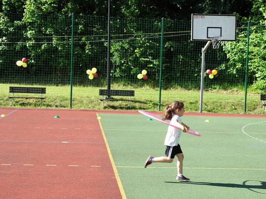  Grafika #8: FESTYN- "MAMA, TATA i JA"