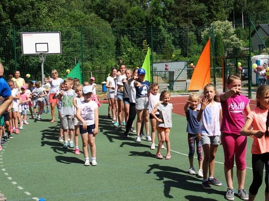  Grafika #87: FESTYN- "MAMA, TATA i JA"