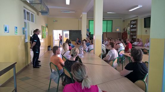  Grafika #6: Spotkanie z funkcjonariuszami policji