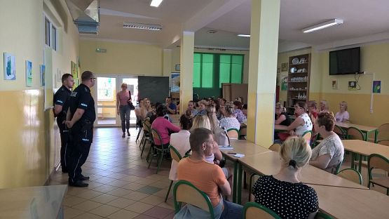  Grafika #9: Spotkanie z funkcjonariuszami policji