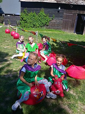 Grafika #9: Wycieczka do Grąbkowa