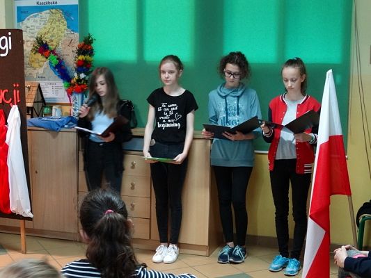  Grafika #4: Apel z okazji świąt majowych