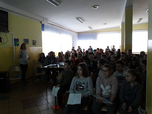  Grafika #5: Prelekcja na temat ograniczenia zużycia energii w budynkach uzyteczności publicznej.